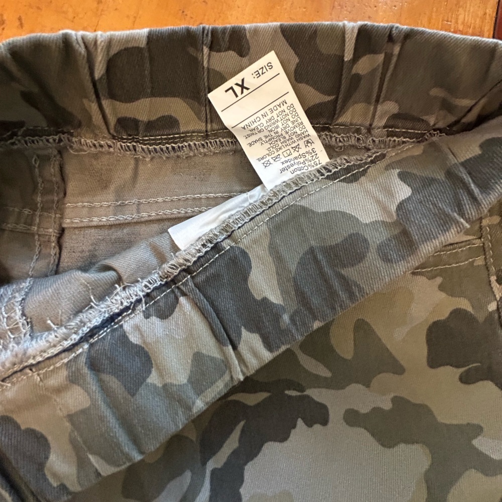 Women’s Camouflage Shorts - Picture 6 of 9